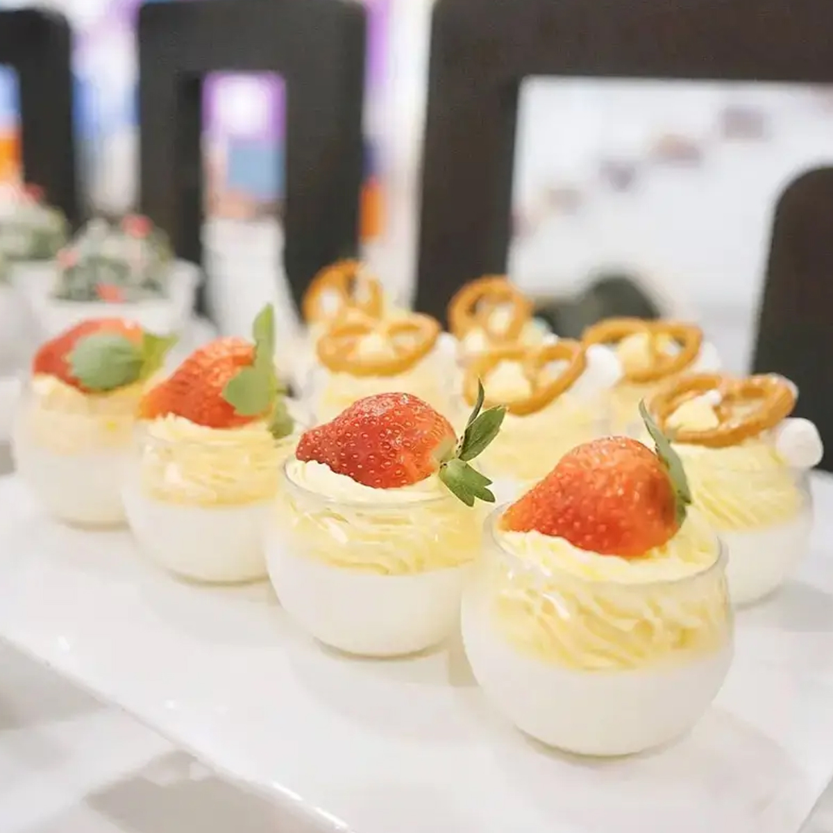 Champagne Tower Set - Yuvarlak Küçük Plastik Tatlı Bardakları Mini